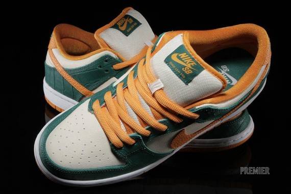 NIKE SB DUNK LOW PRO ‘LEGION PINE’