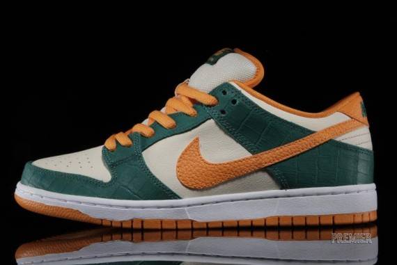 NIKE SB DUNK LOW PRO ‘LEGION PINE’